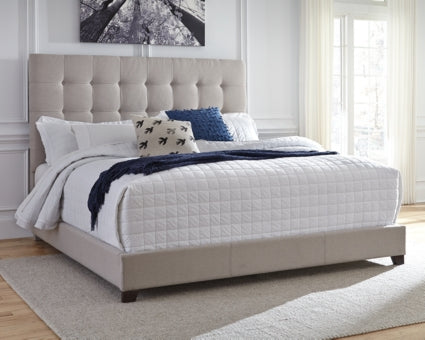 Dolante Queen Upholstered Bed