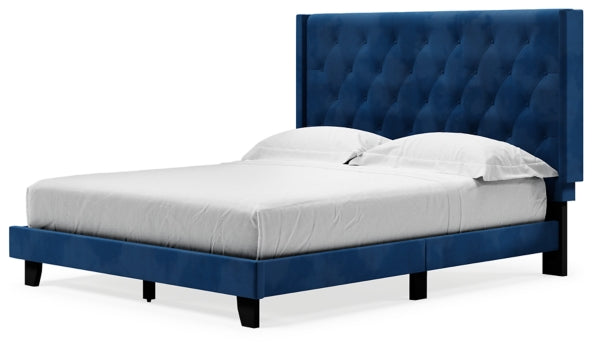 Vintasso Queen Upholstered Bed