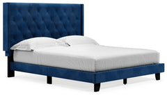 Vintasso Queen Upholstered Bed