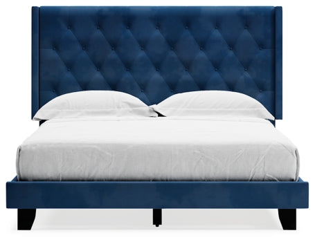 Vintasso Queen Upholstered Bed