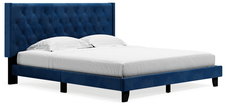 Vintasso Queen Upholstered Bed