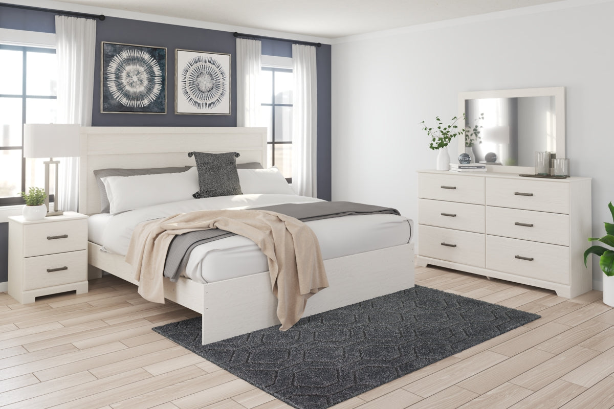 Stelsie Queen Panel Bed