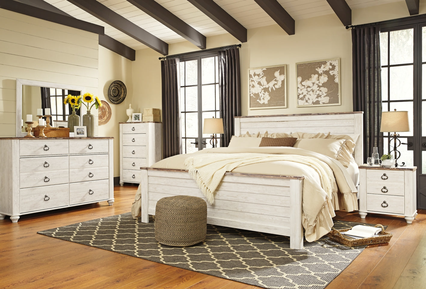 Willowton Queen Panel Bed