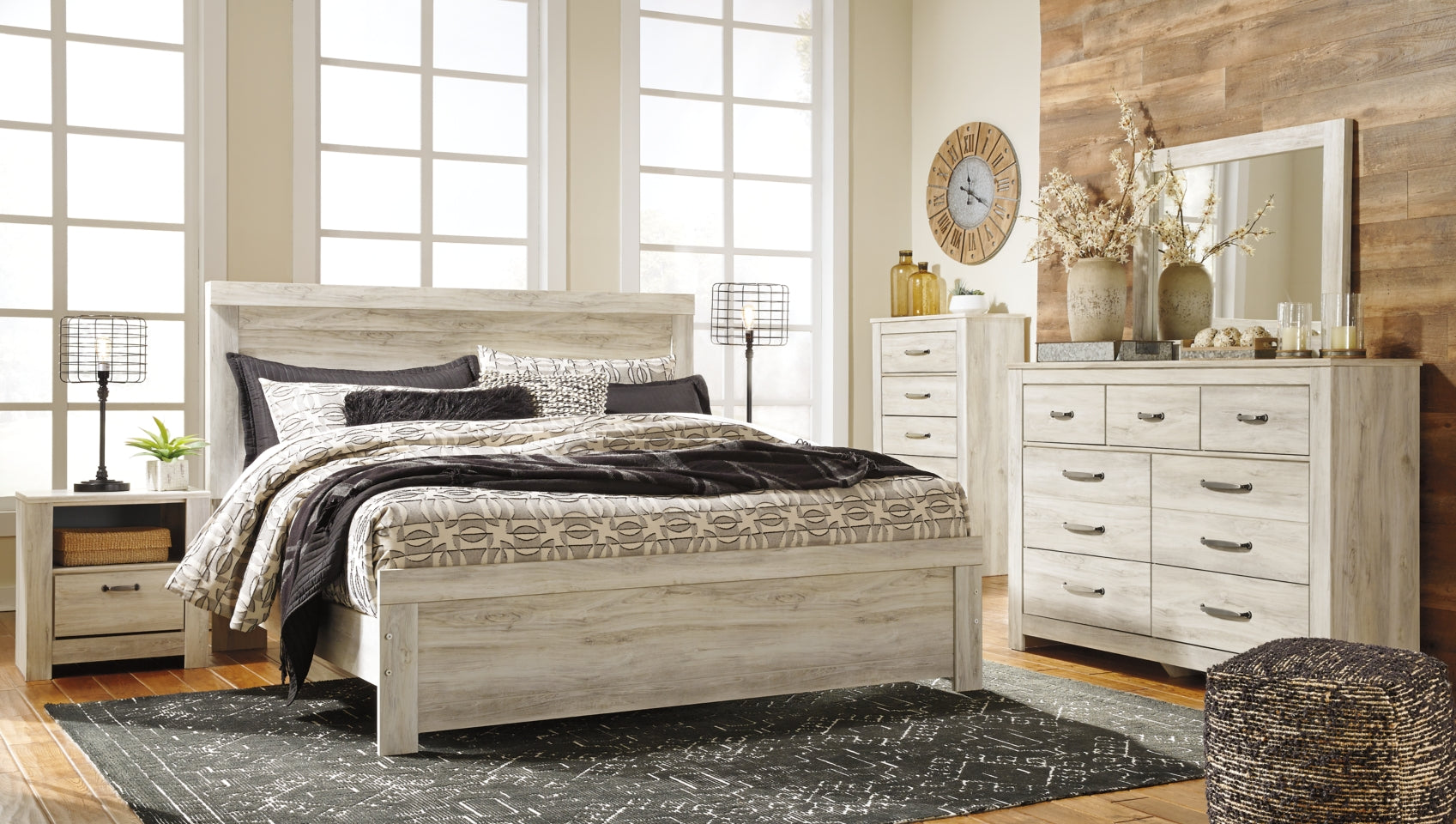 Bellaby Queen Panel Bed