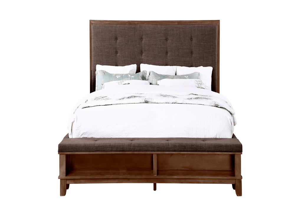 CAGNEY 5/0 Q HEADBOARD - CHESTNUT