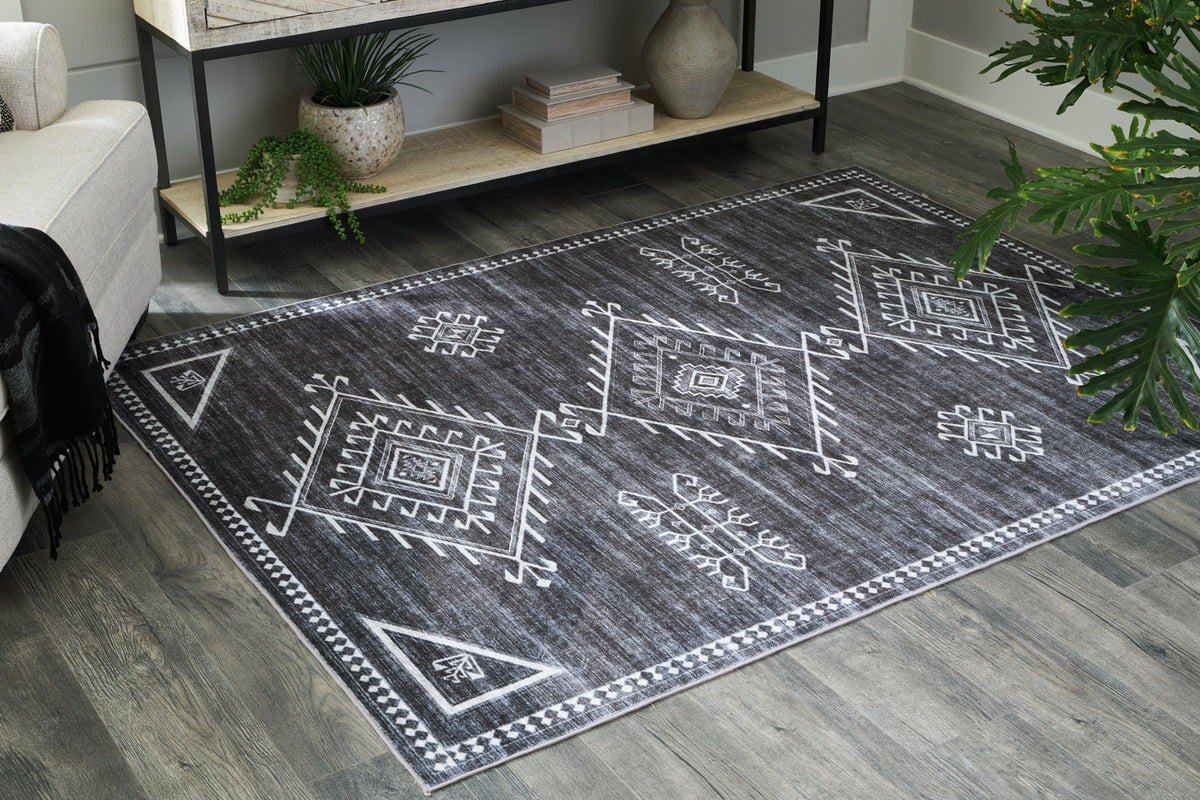 Arloman 5' x 7' Rug