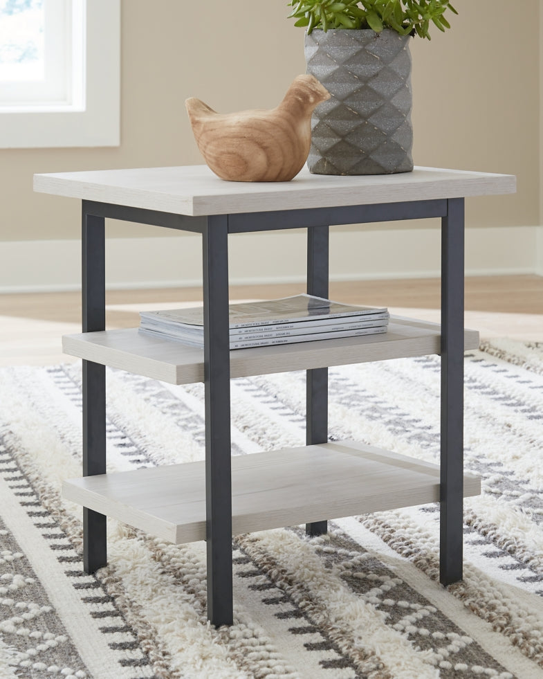 Bayflynn End Table (Set of 2)