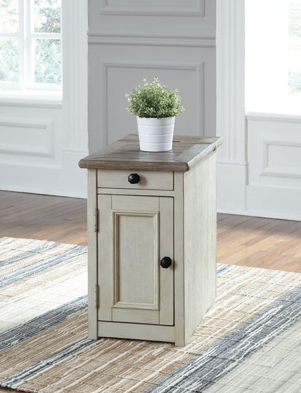 Bolanburg 2 End Tables - PKG008434