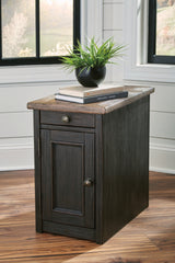 Tyler Creek 2 End Tables - PKG010343